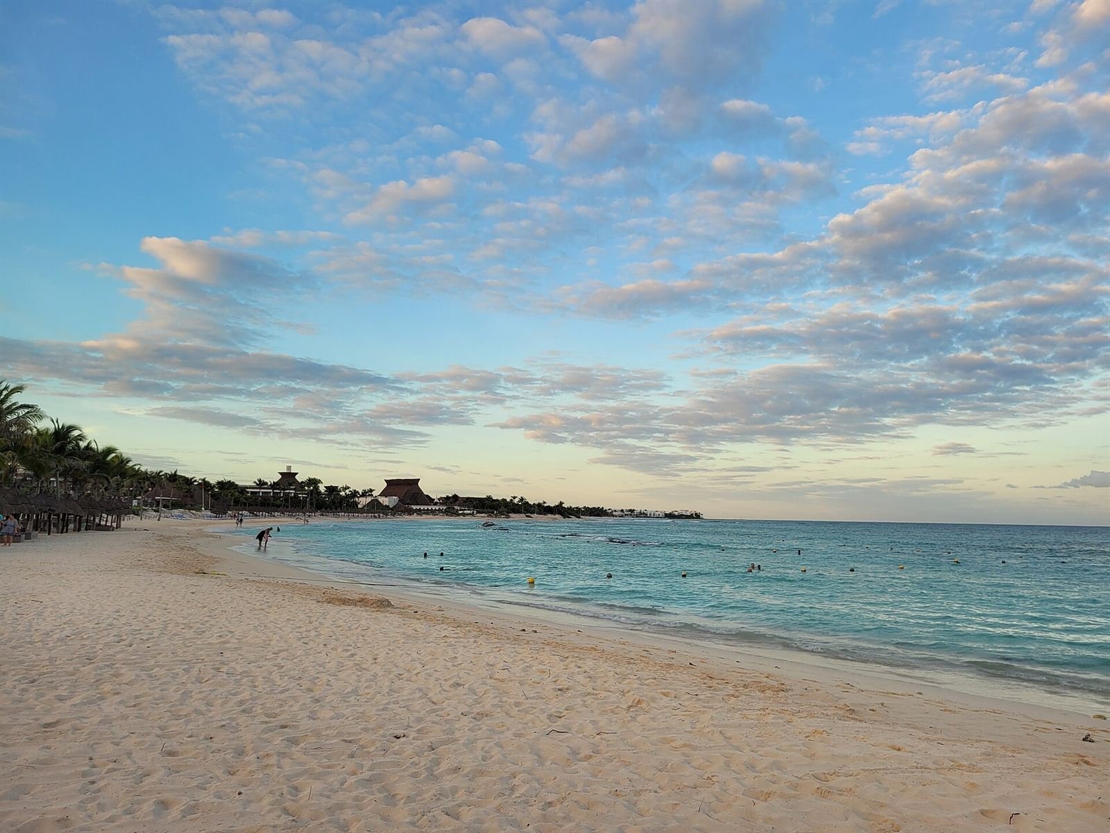 Playa Paraíso · 2.3 km